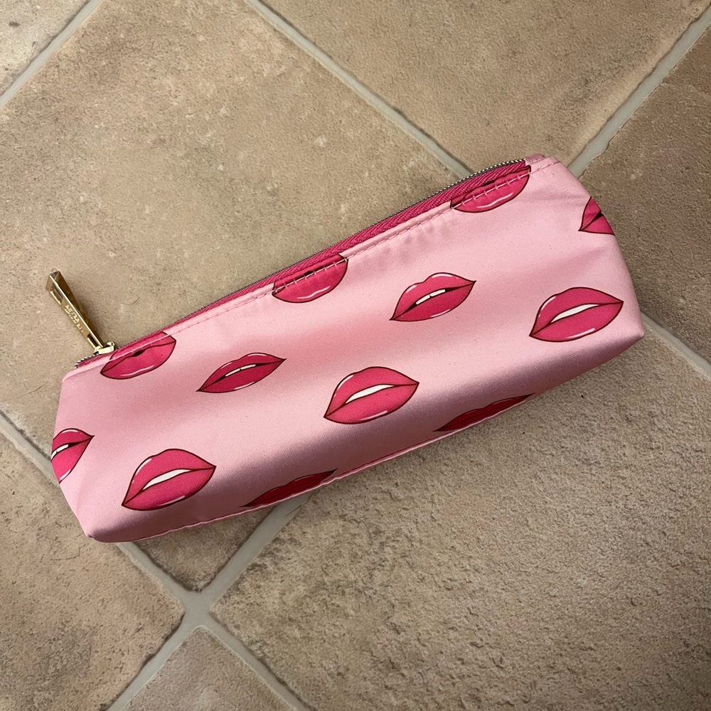 ESTEE LAUDER PINK LIP MAKEUP BAG